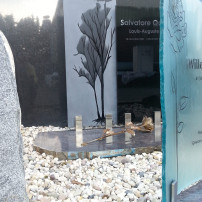 Glazen grafmonumenten. Glazen grafmonumenten.